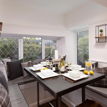 Lexington House - 5 Star - Stylish Barn Conversion Holiday home